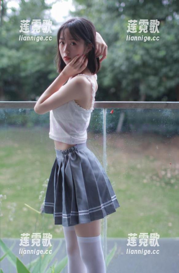 在线解锁17c吃瓜的日常：丰富多彩的“食”圈