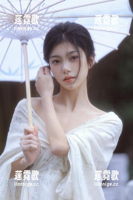 瓜菜满月，51cgfun首页上的故事仿佛在月光下甜蜜展开。
