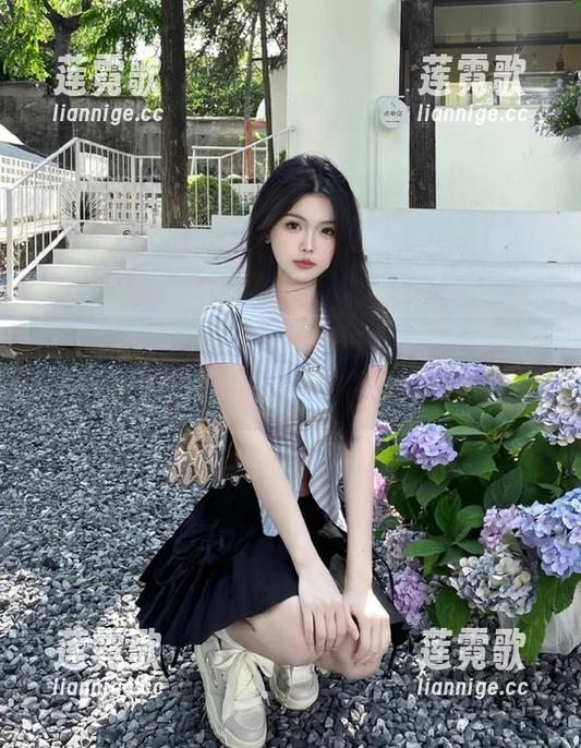 51黑料 暖心提醒:使用51黑料苹果版的入口时,请勿吞下太多瓜,可能会撑爆!