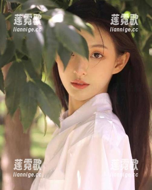 脑补“52吃瓜网”网页上的每个瓜，居然有一场奇幻冒险？