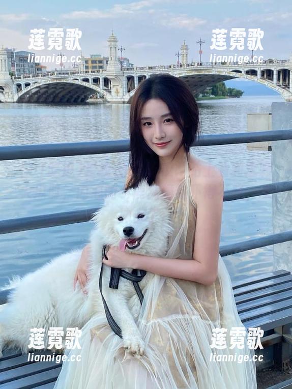当我在91吃瓜网站上看到这颗大瓜时，内心的小鹿乱撞被吓得不轻，太冲击了。