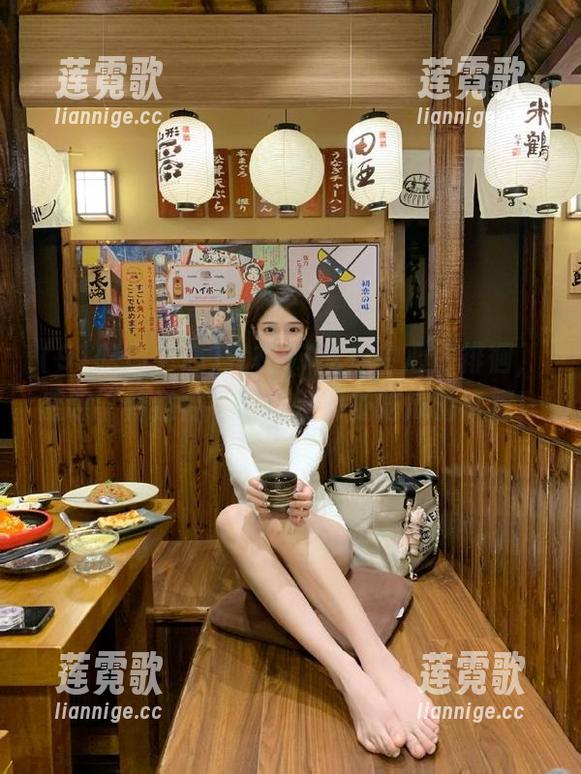 91吃瓜中心 我在91吃瓜中心前徘徊,感叹“传送门”背后是到处吃瓜的幸福!