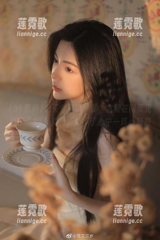 91黑料 想买个翡翠手镯,结果在网页见到了“91黑料”,免不了心中一阵小疑惑。