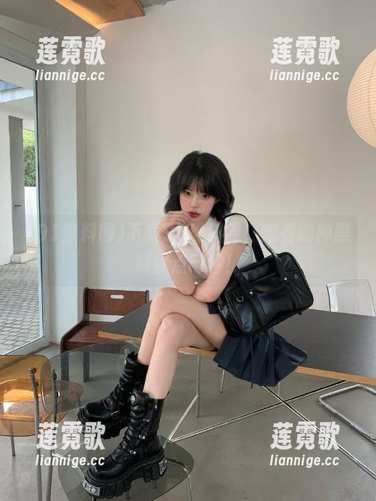 下载91黑料网，想看哪种黑料就点哪种！