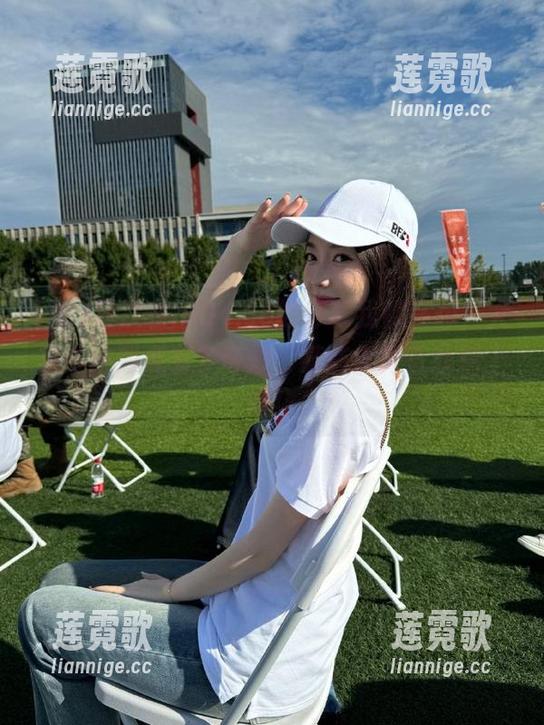 每次看hl04.co的分享我都在想，大家性格到底有多奇妙，某些人简直戏精上身！