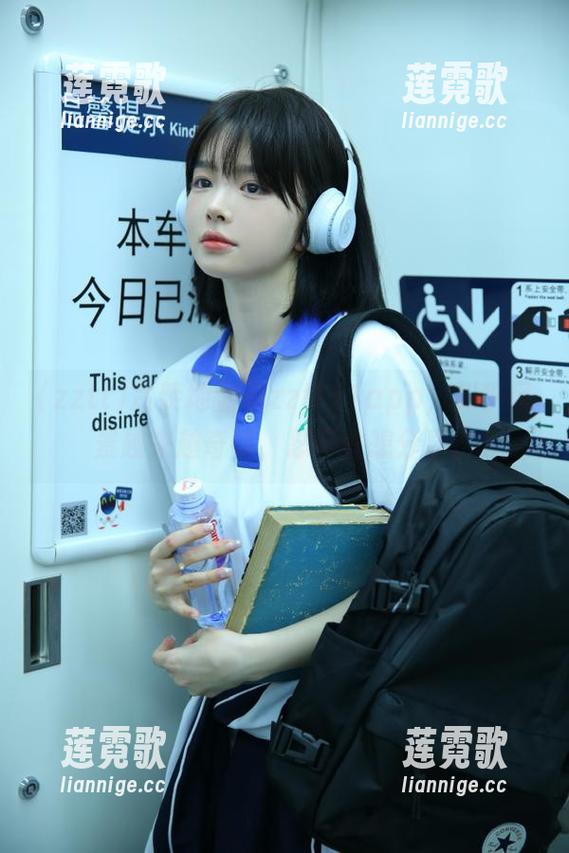 贪婪地翻着zztt11app，似乎风景越来越奇特，忍不住想分享。