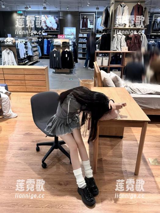九一吃瓜网 九一吃瓜网直达,坐下,美味的八卦来了!