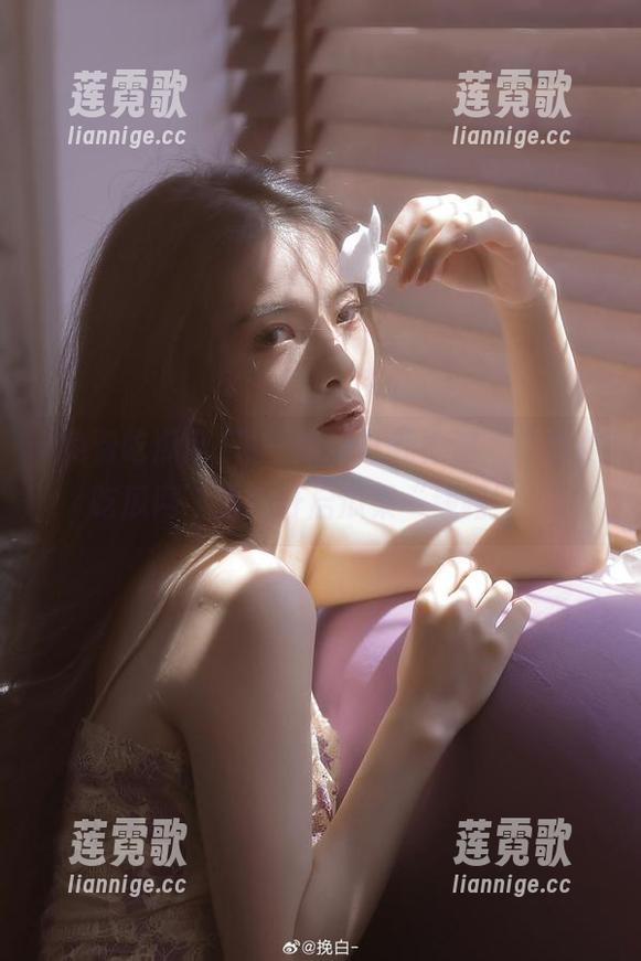 飞一般的八卦神速，“免费吃瓜网”为你开启瓜果“线路”！