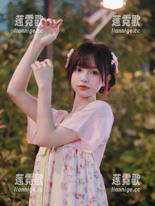 吃瓜网 看吃瓜网91网页上的自拍,每一秒都像在等一场惊心动魄的上映。