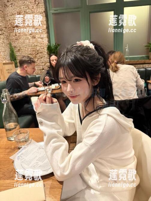 吃瓜网 吃瓜网在线黑料狂潮,咬着瓜子我只能说,好家伙,没见过!
