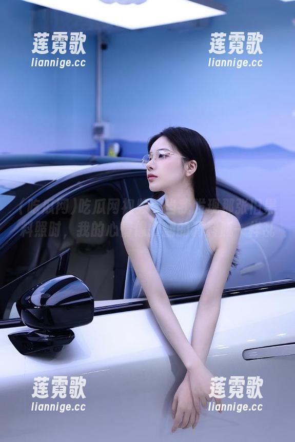 吃瓜网视频：当我发现那张旧黑料照时，我的心情像打翻的调料瓶一样乱