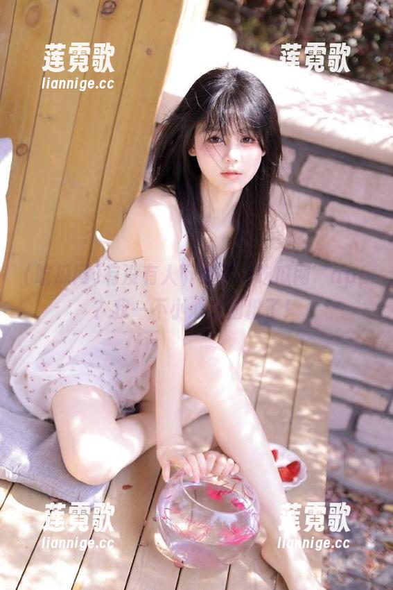 有没有人下载了‘吃瓜网’app？我一不小心被圈粉了！