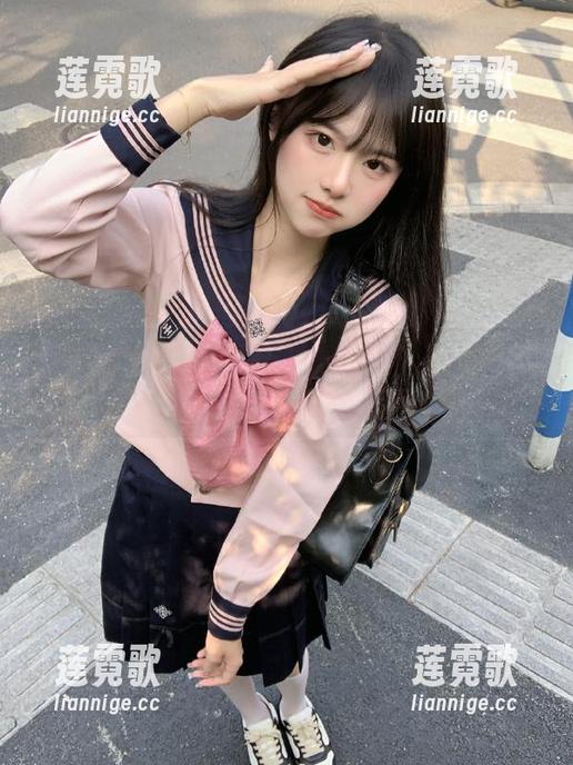 我在黑料91导航，看八卦的同事感受正能量的洗礼
