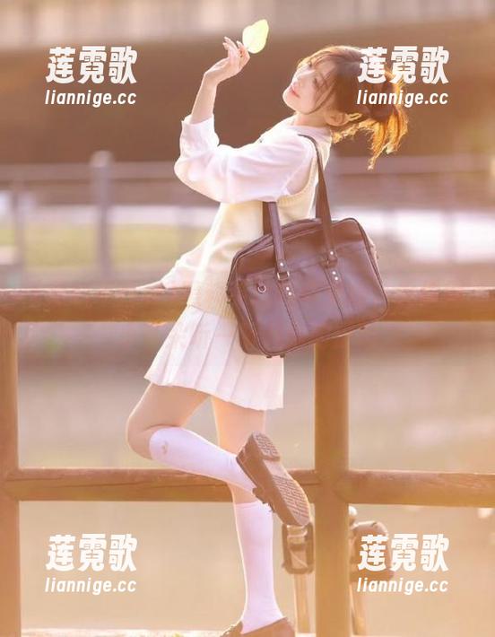 黑料不打样苹果版，偷偷用小耳朵听一听八卦的滋味