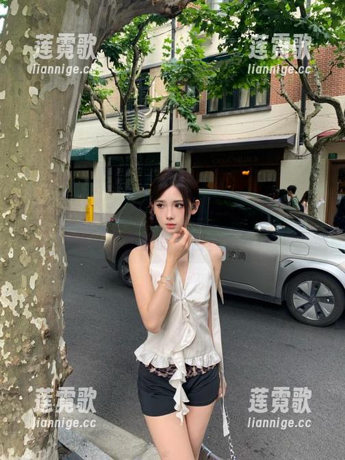 在黑料不打烊的传送门里，每一口瓜都有点别样滋味！