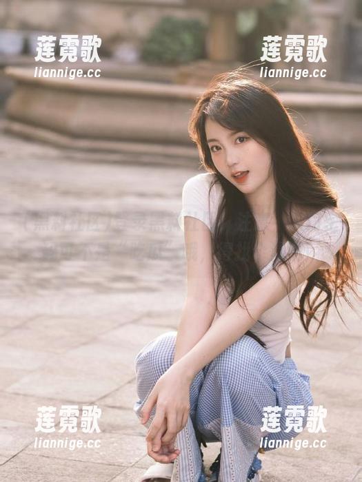 登录黑料社区，注意，入门密码可不是“吃瓜”哦，得找个漏洞！